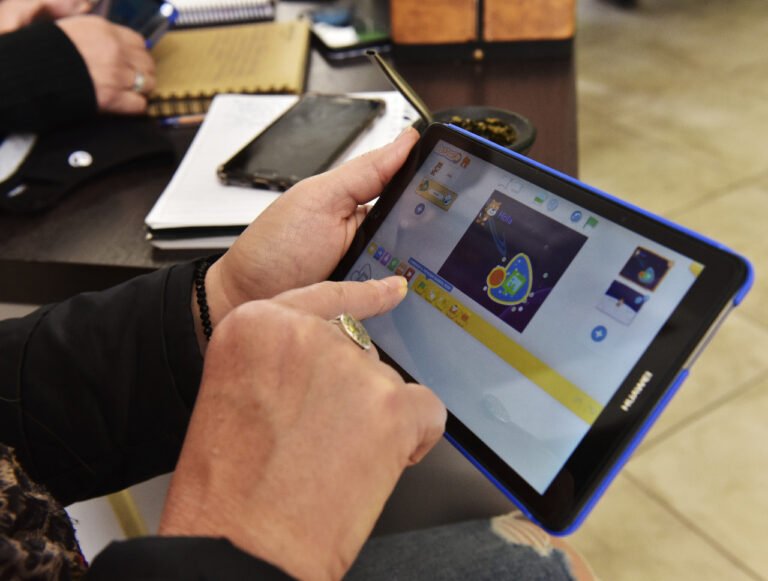 Docentes de Godoy Cruz se capacitan en robótica y pensamiento computacional