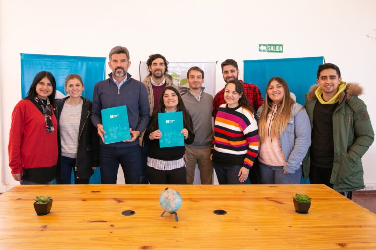 La startup Agrojusto y la muni de Capital, se unen para brindar capacitaciones del sector TIC con salida laboral