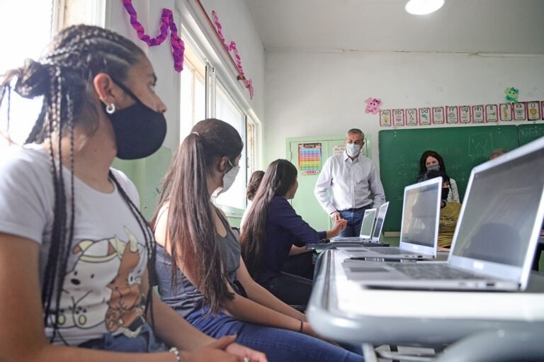 Arrancó la hackathon educativa Mendoza Futura con más de 700 estudiantes