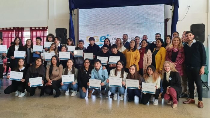 Más de 1.100 estudiantes se capacitaron en tecnología a través de Mendoza Futura