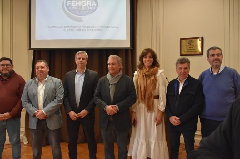 Presentaron ReservAR, un portal que concentrará toda la oferta de alojamiento del país