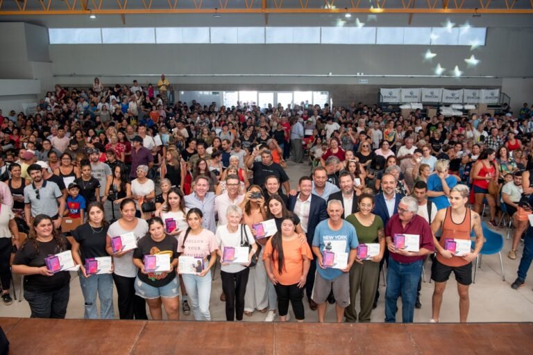 Llegaron 3.900 tablets del programa “Conectando con Vos” a Mendoza