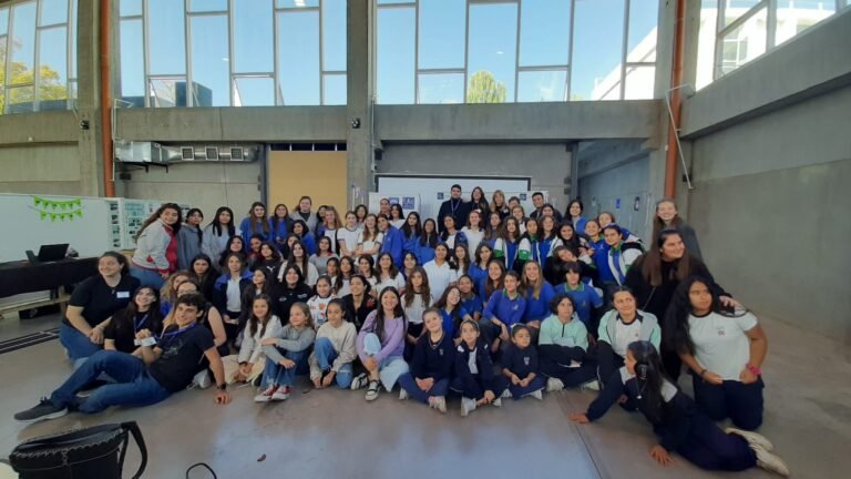 Jóvenes mendocinas participaron del Día Internacional de la Niñas en las TIC