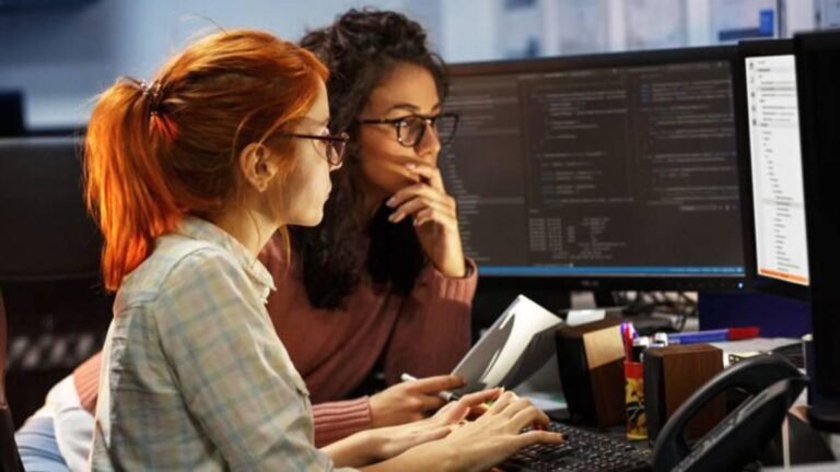 UNCuyo: Cada vez más mujeres estudian desarrollo de software