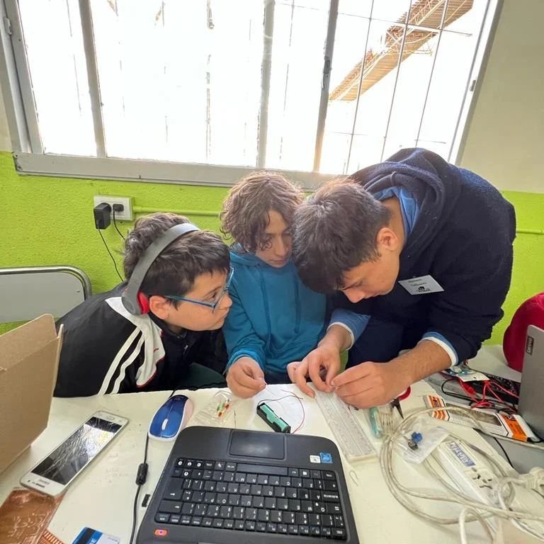 Este sábado comienzan los cursos de robótica en Probot School
