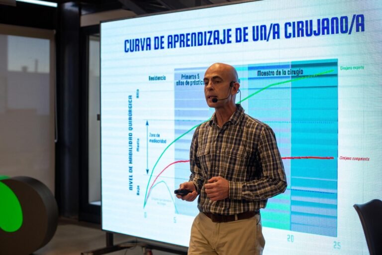 Un simulador de realidad virtual (RV) para entrenar a futuros cirujanos en la técnica estereotáctica