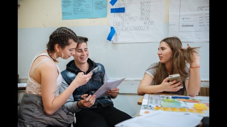 Empleo digital: Google y Junior Achievement ofrecen becas IT para jóvenes de Mendoza