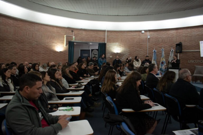 Financian proyectos científicos de la UNCUYO para resolver retos tecnológicos del sector productivo