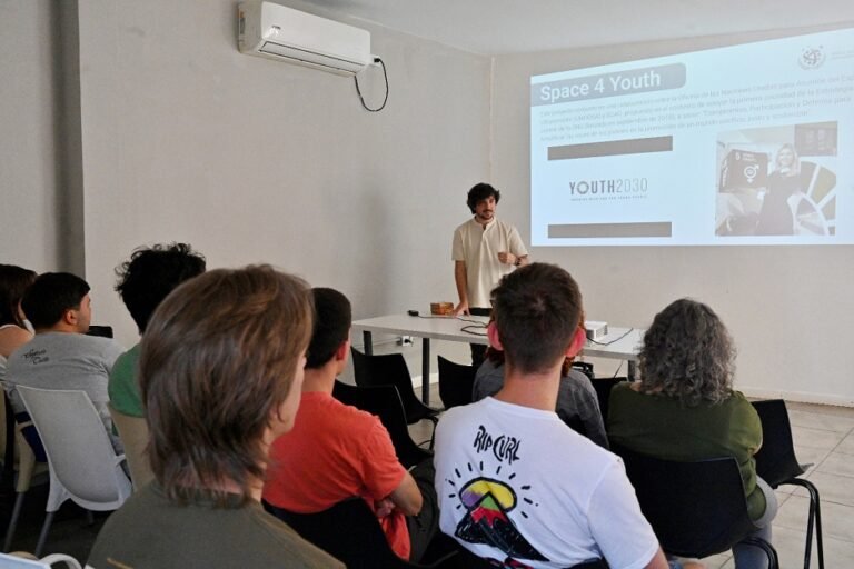 Jóvenes mendocinos exploraron el universo en el Encuentro Espacial del SGAC