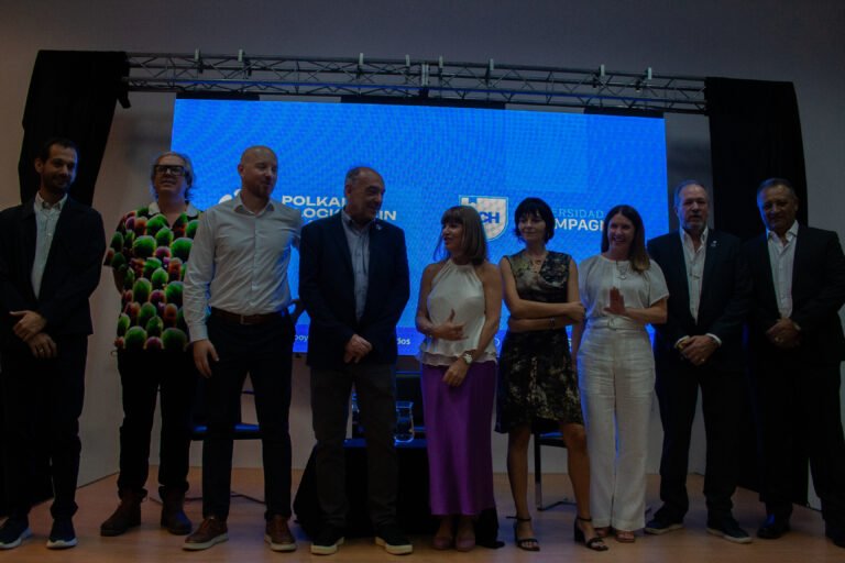 Blockchain en Mendoza: expertos internacionales debatieron gobernanza e innovación en la Universidad Champagnat