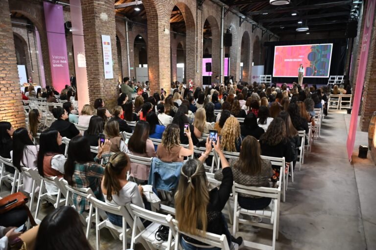 Más de 700 mujeres se capacitaron en liderazgo, marca personal y financiamiento para potenciar proyectos innovadores