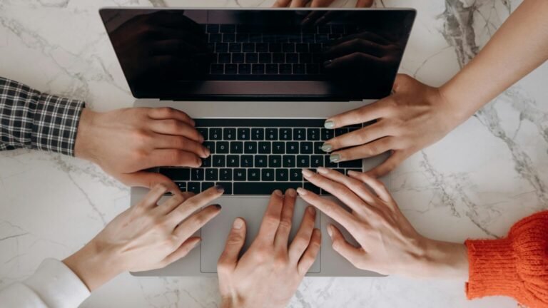 Ciberbullying, grooming y sexting: capacitan en Mendoza sobre prevención y seguridad digital