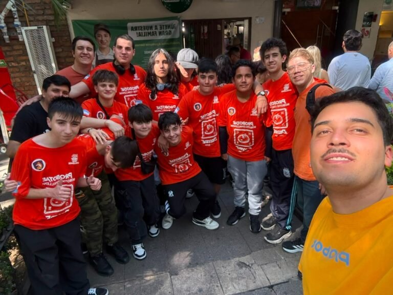 El equipo mendocino Shadowfox representa a la Argentina en una cumbre de robótica en México