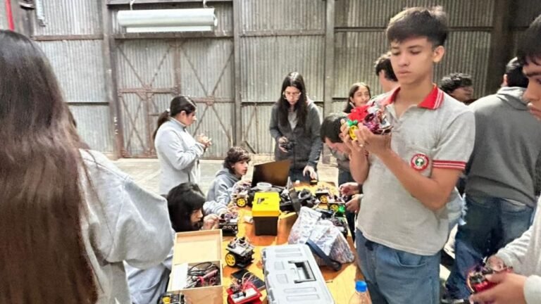 Robótica, Inteligencia Artificial y software: una jornada para conocer las carreras tecnológicas con mayor demanda
